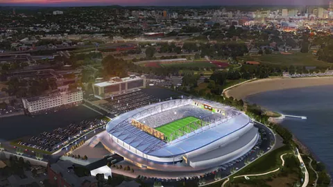 阿劳霍状态良好，队医确认可出场；拉菲尼亚周日回归赛场